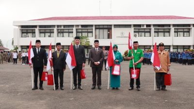 Barito Kuala Launching Pembagian 10 Juta Bendera