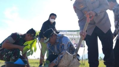 Pj Gubernur Sulbar Ajak TNI dan Polri Bersihkan Sampah di Mamuju