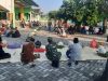 Babinsa Koramil 0812/05 Kembangbahu, Lamongan, Menghadiri Acara Tradisi Sedekah Bumi di Desa Binaan