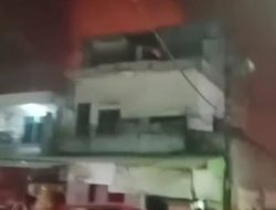 Malam Hari Raya Idul Adha, Dua Unit Rumah Panggung di Makassar Dilalap Si Jago Merah