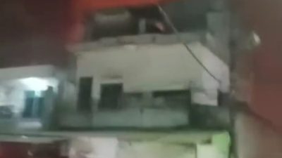 Malam Hari Raya Idul Adha, Dua Unit Rumah Panggung di Makassar Dilalap Si Jago Merah