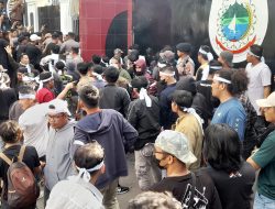 PUS Demo di Kantor Gubernur Sulbar, Minta Kadisdikbud Sulbar Dicopot yang Diduga Pelihara Preman