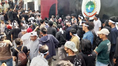 PUS Demo di Kantor Gubernur Sulbar, Minta Kadisdikbud Sulbar Dicopot yang Diduga Pelihara Preman