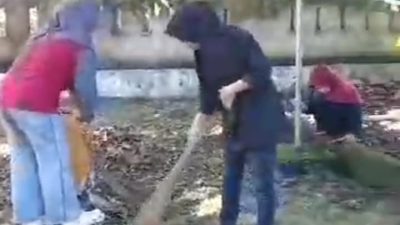 Dorong Peningkatan Etos Kerja Kadis Sosial Kab. Selayar Pimpin Kerja Bakti di Sekretariat PKH