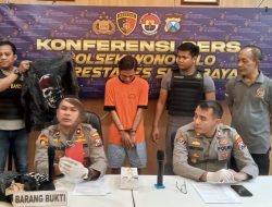 Polsek Wonocolo Menggelar Konferensi Pers Terkait Pembacokan Wanita 53 Tahun, Hanya Butuh Waktu 2 Jam Tangkap Pelaku