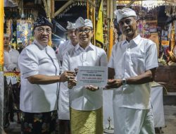 Sekda Badung Adi Arnawa Hadiri Karya Ngenteg Linggih Wraspati Kalpa di Pura Ulun Desa Dalung
