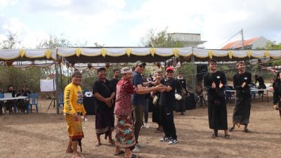 Wabup Badung Suiasa Apresiasi Konsistensi Yowana Jimbaran Gelar Lomba Layang-Layang Menega Kite Festival III