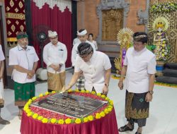 Bupati Badung Hadiri Karya Melaspas di Pelinggih Ratu Ngurah Sakti Begawan Penyarikan dan Balai Banjar Adat Dangin Yeh