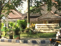 Disinyalir, Dana Titipan Bayar BPHTB Belum Dibayarkan Oknum Kantor Kecamatan Kepanjen, Kab. Malang