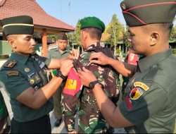 Ditandai Penyematan Ban Lengan Babinsa, Dandim 0812/Lamongan Pimpin Tradisi Personel Makodim yang akan Berdinas di Koramil