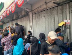 Penyegelan Ruko Simpang Tiga Jombang Diwarnai Aksi Saling Dorong dan Adu Mulut