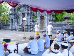 Sekda Badung Hadiri Karya Melaspas Alit di Pura Muaya Jimbaran