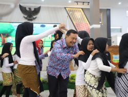 Hari Keluarga dan Anak Nasional, Pj Bupati Garut Tekankan Pentingnya Peran Keluarga