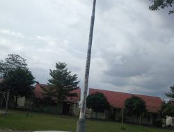 SMAN 1 Muara Sugihan Telantarkan Bendera Merah Putih Dibiarkan Robek