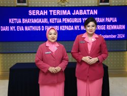 Serah Terima Jabatan Ketua Bhayangkari Daerah Papua, Nova Patrige Renwarin Siap Jalankan Tugas Baru