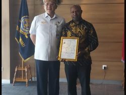 Direktur DKPPU Serahkan AOC 119 untuk PT. Ikairos Air Services