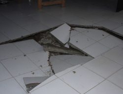 Ruang Guru, Pegawai SMA Negeri 1 Bonehau, Terancam Roboh