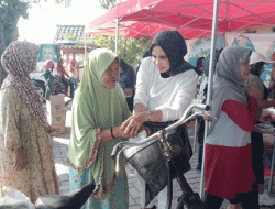 Cawabup Sidoarjo Mimik Idayana Bagikan 500 Paket Makan Gratis