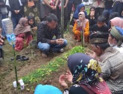 Tangis Haru Iringi Pemakaman Korban Pembunuhan Ditimbun Dalam Hutan Tanpa Busana