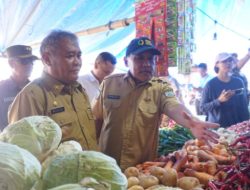 Kendalikan Inflasi Pemprov Sulbar dan Pemkab Mamuju Pantau Harga Pangan di Pasar Tradisional