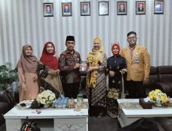 Kadisdik Sumbar, Barlius: Guru Berpuisi di Deakin University Sebuah Kebanggaan