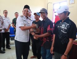 Pemkab Batola Serahkan Bantuan Mesin Kapal Tangkap Ikan untuk Tingkatkan Kesejahteraan Masyarakat