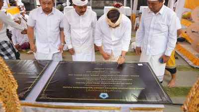 Paraf Prasasti, Plt. Bupati Badung Suiasa Hadiri Karya Melaspas di Tiga Pura, Desa Adat Pecatu