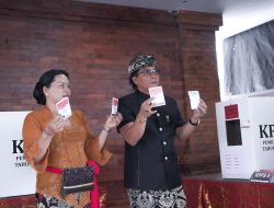 Usai Nyoblos di TPS 01 Balai Banjar Pelaga, Bupati Giri Prasta Langsung Lakukan Pemantauan Pencoblosan Badung