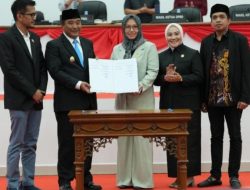 Pemprov Bersama DPRD Sulbar Menyetujui APBD 2025