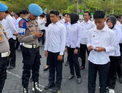 Cegah Judi Online, Bid Propam Polda Sulbar Periksa Handphone Anggota