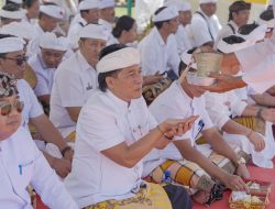 Bupati Badung Giri Prasta Hadiri Upacara Pemahayu Jagat di Pantai Seseh