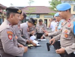 Senpi Anggota Polres Tegal Kota Diperiksa Kasi Propam. Pastikan Kondisi Aman dan Sesuai Prosedur