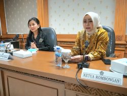 Plt. Ketua DWP Badung Terima Kunja DWP Kabupaten Bandung Barat