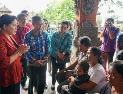 TP PKK Badung dan DPMD Badung Serahkan Bantuan Sembako di Kecamatan Petang dan Abiansemal