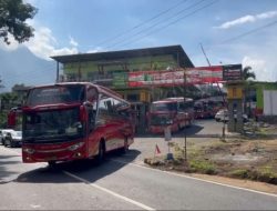 Bus Pariwisata Mega Trans Pulangkan Rombongan Laka Bus Rem Blong di Kota Batu