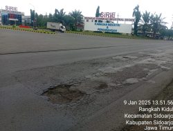 Banyak Lubangnya, Jalan Lingkar Timur Sidoarjo Memprihatinkan