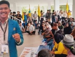 Demo di DPRD Sulbar,&nbsp;PMII Mamuju Bersama Warga&nbsp;Tolak Tambang Pasir di Mateng dan Pasangkayu