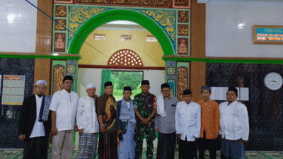 Babinsa Koramil 1211/Singaparna Hadiri Pengajian Peringatan Isra Miraj di Desa Mangunreja