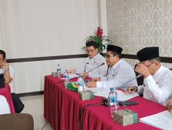 Saat Rapat Evaluasi Bupati Suhatri Bur Minta ASN Terus Melayani Masyarakat Tanpa Batas
