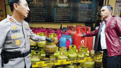 Raup Keuntungan Ratusan Juta, Sindikat Pengoplos Gas LPG Bersubsidi Dibongkar Polisi
