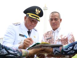 Usai Dilantik, Bahrul Ilmi Teken SK Bupati Terkait Pupuk Bersubsidi