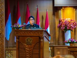 Rapat Paripurna DPRD Badung, Bupati Giri Prasta Sampaikan Penjelasan Raperda RT RW Badung 2025-2045