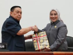 Wagub Sulbar Serahkan LKPJ 2024 ke DPRD Sulbar