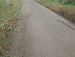 Jalan Kabupaten Desa Banua Rantau Rusak, Masyarakat Menunggu Perbaikan