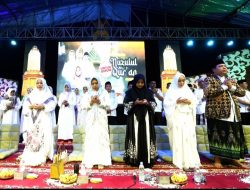 Ustazah Mumpuni Beri Tausiah di Peringatan Nuzulul Qur’an Kota Mojokerto