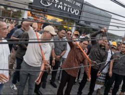 Tingkatkan Daya Tarik Wisata dan Estetika Kawasan, Bupati dan Wabup Badung Potong Kabel Provider di Canggu