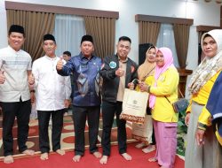 Bupati Batola dan Wabup Janji Lebih Perhatikan Petugas Kebersihan