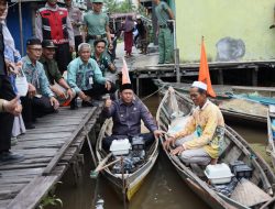 Bupati Bahrul Ilmi Beri Bantuan Sarana Prasarana kepada Kelompok Perikanan