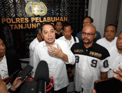 Skandal Penahanan Ijazah di Surabaya, Wamenaker Immanuel Ebenezer Merespons