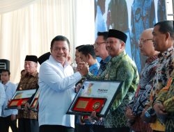 Bupati Batola Bahrul Ilmi Terima Penghargaan dari Kepala BIN RI